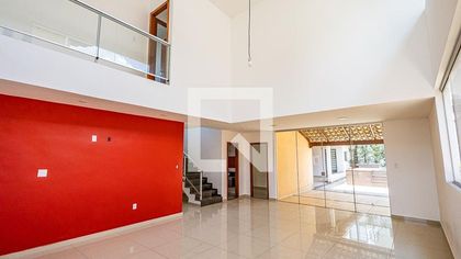 Casa com 4 Quartos para alugar, 200m² no Trevo, Belo Horizonte - Foto 1