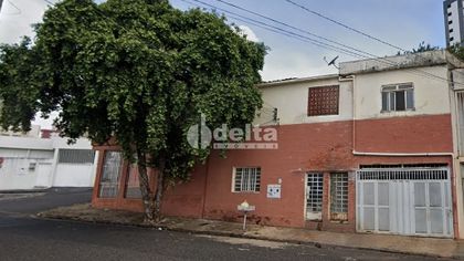 Casa com 3 Quartos à venda, 269m² no Tabajaras, Uberlândia - Foto 1