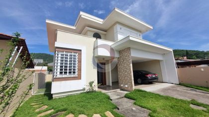 Casa com 3 Quartos para alugar, 195m² no Itacorubi, Florianópolis - Foto 1