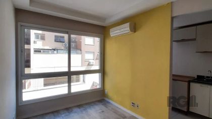 Apartamento com 2 Quartos à venda, 58m² no Santana, Porto Alegre - Foto 1