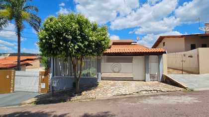 Casa com 3 Quartos à venda, 167m² no Parque das Colinas, Valinhos - Foto 1