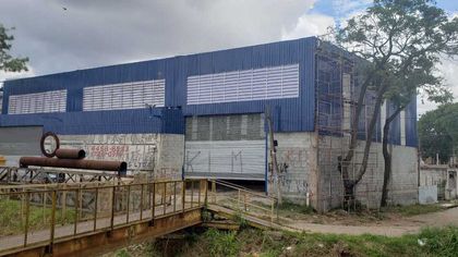 Galpão / Depósito / Armazém à venda, 700m² no Vila Homero Thon, Santo André - Foto 1