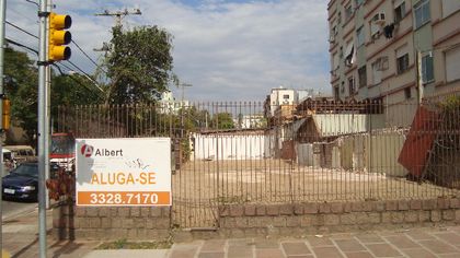 Terreno / Lote / Condomínio para alugar, 484m² no Passo D areia, Porto Alegre - Foto 1