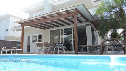 Casa de Condomínio com 3 Quartos à venda, 285m² no Anita Garibaldi, Joinville - Foto 1