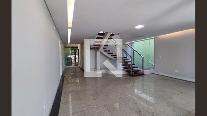 Casa com 4 Quartos para alugar, 720m² no Cabral, Contagem - Foto 1