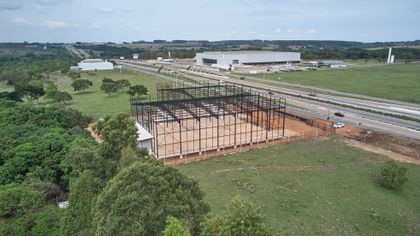 Galpão / Depósito / Armazém à venda, 2250m² no Abadia de Goias, Abadia de Goiás - Foto 1