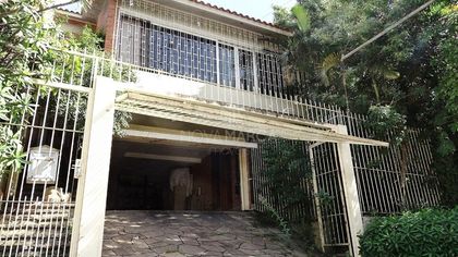 Sobrado com 4 Quartos à venda, 231m² no Santo Antônio, Porto Alegre - Foto 1