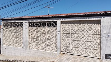 Casa com 5 Quartos à venda, 185m² no Capim Macio, Natal - Foto 1