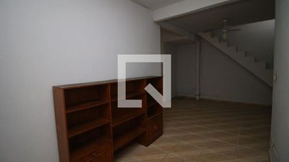 Casa com 1 Quarto para alugar, 70m² no Penha Circular, Rio de Janeiro - Foto 1