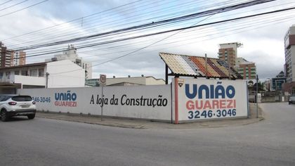 Terreno / Lote / Condomínio para alugar, 1800m² no Barreiros, São José - Foto 1