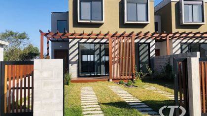 Casa com 4 Quartos à venda, 135m² no Quinta dos Açores, Garopaba - Foto 1