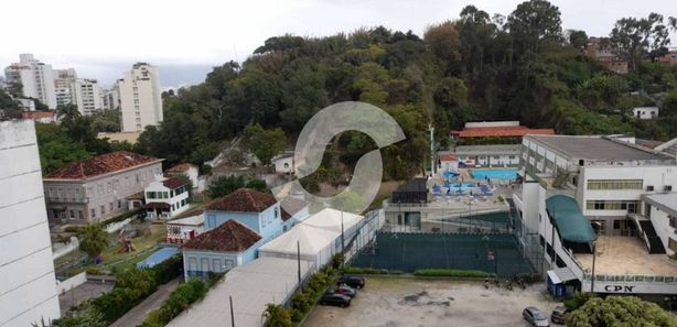 Sabemos que o campo do CPN é - Clube Português de Niterói