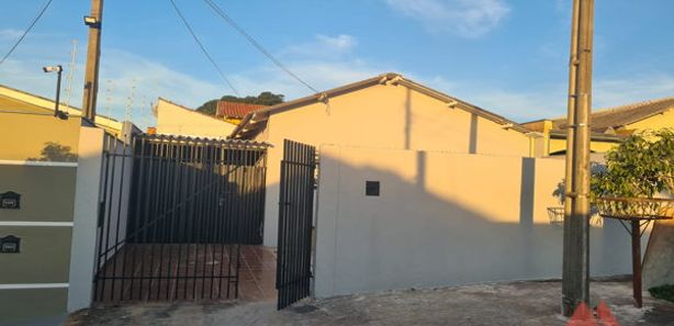 Casas com quintal com 2 quartos na Rua Gabriel Cestari em Londrina