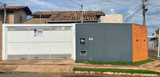 Sobrados com área de serviço à venda em Coronel Antonino, Campo Grande, MS  - ZAP Imóveis