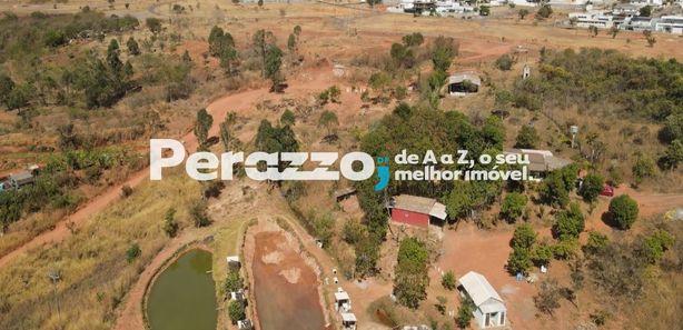 Fazenda para Venda - RA IV Brazlândia / DF no bairro Centro, 4 dormitórios,  sendo 2 suítes, 4 banheiros, área total 450.000,00 m², área construída  450.000,00 m², área útil 450.000,00 m², terreno 450.000,00 m²