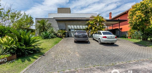 Casa em Condomínio 4 dorms e 230m² à venda - Avenida Juca Batista,  Cavalhada - Porto Alegre