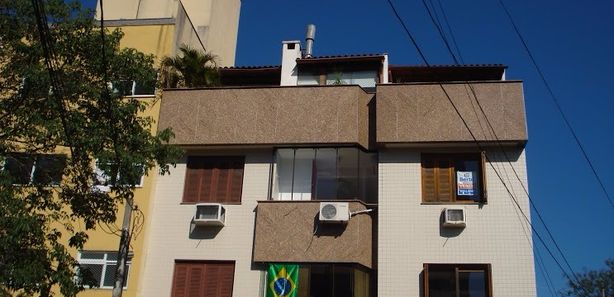 Apartamentos na cobertura que aceitam pets à venda perto de Faculdade SOGIPA  de Educação Física, Porto Alegre - QuintoAndar