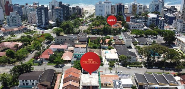 Vista da janela, área do Sesc e mar – Foto de Sesc Caiobá - Centro