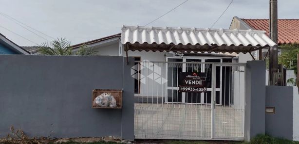 Casas com área de serviço à venda em Santa Cecilia, Viamão, RS - ZAP Imóveis