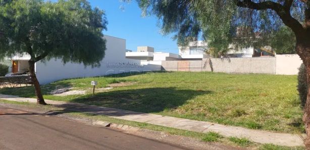 Lote/Terreno na Rua Ray Wesley Herrick, Jardim Jockey Clube em São Carlos,  por R$ 220.000 - Viva Real