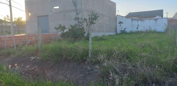 Terreno à venda no Bairro New Golden Ville em Uberlândia - Terrenos, sítios  e fazendas - Jardim Ipanema, Uberlândia 1255781378