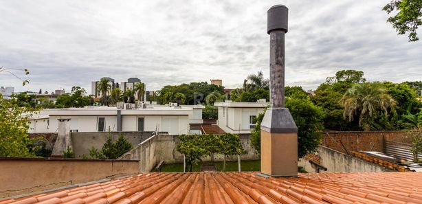 Casa para Venda - Porto Alegre / RS no bairro Teresópolis, 3 dormitórios, 2  banheiros, 3 vagas de garagem, área total 396,00 m², área útil 250,00 m²