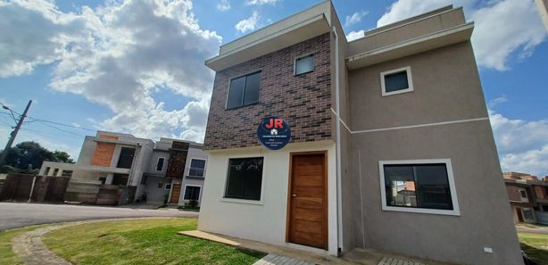 Sobrado à venda no Campo de Santana Curitiba, construção de alto