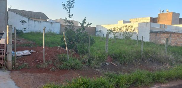 Terreno à venda no Bairro New Golden Ville em Uberlândia - Terrenos, sítios  e fazendas - Uberlândia 1234414405