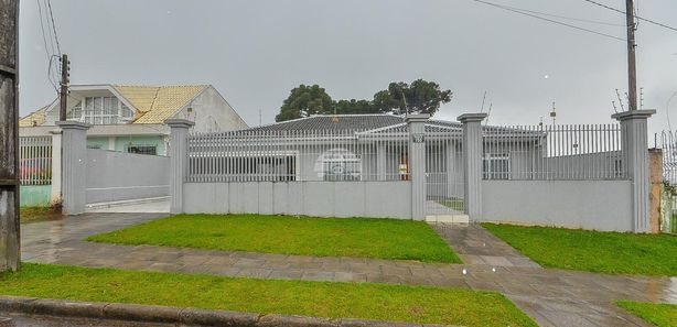 Casas à venda com 5 vagas em Parolin, Curitiba - PR, 82590-300