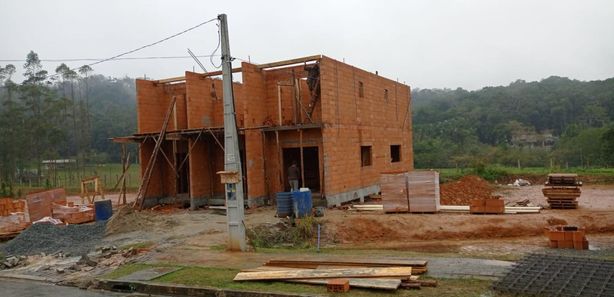 Casas à venda na Rua Monte Belo em Blumenau, SC - ZAP Imóveis