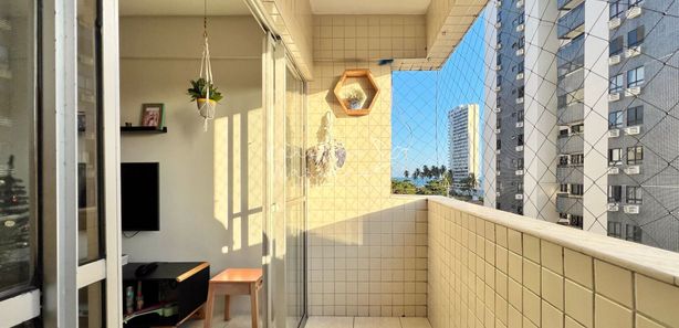 Apartamento em Piedade com 2qts, sendo 1 suíte, beira mar