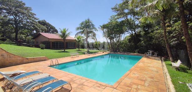 Chácara, Sítio e Rancho de temporada em Avecuia do alto, Porto Feliz / São  Paulo. Aluga-se Chácara em condomínio, Salão de Jogos, Piscinas,  Churrasqueiras, Forno de pizza, Campo, 5 Quantos, 7 Banheiros