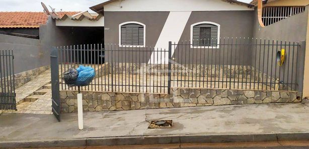 Casas com 3 quartos à venda na Rua Dionezio Cruzatte em Londrina