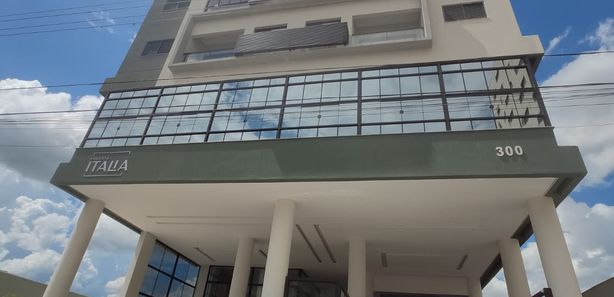 Itajubá/MG - Prédio com 2 andares no Centro - jb28998 Apartamentos