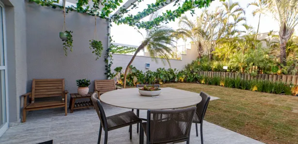 Casa de Condomínio com 4 Quartos à venda, 150m² no Jardins Berlim, Senador Canedo