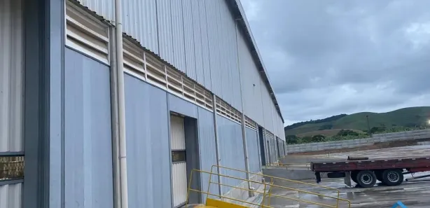Galpão / Depósito / Armazém com 2 Quartos para alugar, 3600m² no Frexeiras, Escada
