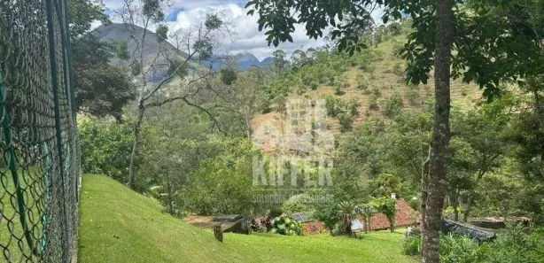 Fazenda / Sítio / Chácara com 4 Quartos à venda, 300m² no Cuiabá, Petrópolis