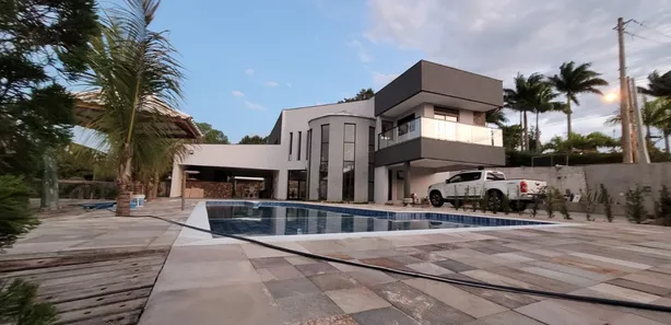 Fazenda / Sítio / Chácara com 6 Quartos à venda, 600m² no , Mairinque