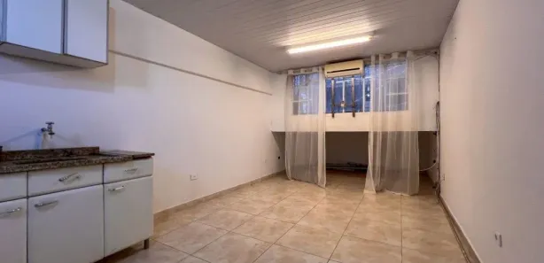 Conjunto Comercial / Sala para alugar, 22m² no Centro, Londrina