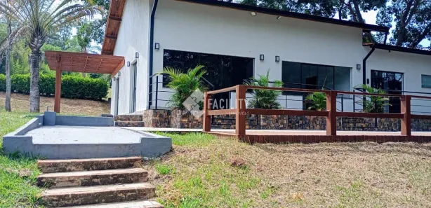 Fazenda / Sítio / Chácara com 3 Quartos à venda, 104m² no , Sarapuí