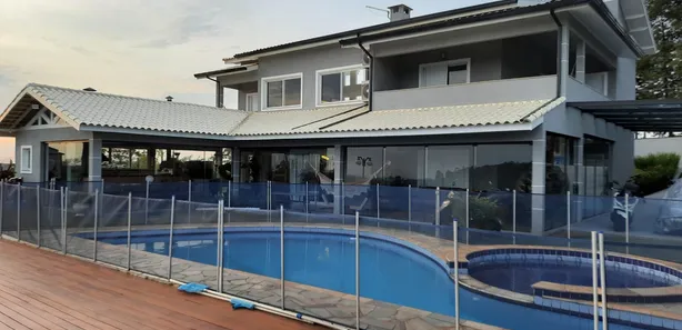 Fazenda / Sítio / Chácara com 9 Quartos à venda, 3140m² no , Mairinque