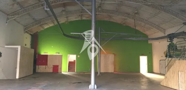 Galpão / Depósito / Armazém para venda ou aluguel, 679m² no Bosque da Saúde, São Paulo