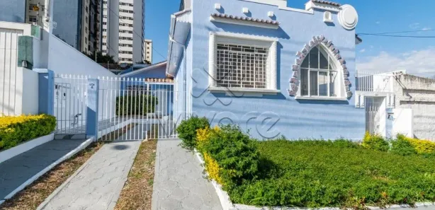 Casa Comercial para alugar, 110m² no Cristo Rei, Curitiba
