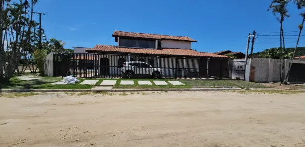 Sobrado com 4 Quartos para venda ou aluguel, 420m² no São Lourenço, Bertioga