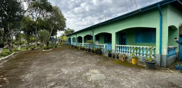 Fazenda / Sítio / Chácara com 4 Quartos para alugar, 373m² no Chácaras Rurais Guararema, Jacareí