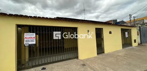 Casa com 4 Quartos para alugar, 150m² no Major Prates, Montes Claros