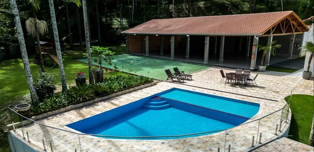 Fazenda / Sítio / Chácara com 5 Quartos à venda, 1000m² no Mombaça, Itapecerica da Serra