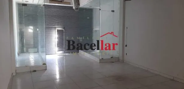 Loja / Salão / Ponto Comercial à venda, 122m² no Centro, Nilópolis