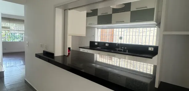 Sobrado com 3 Quartos para venda ou aluguel, 220m² no Vila Madalena, São Paulo