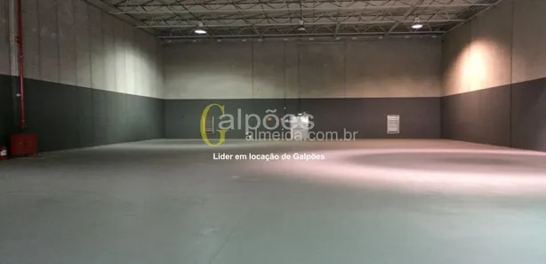 Galpão / Depósito / Armazém para alugar, 890m² no Santa Fé, Osasco